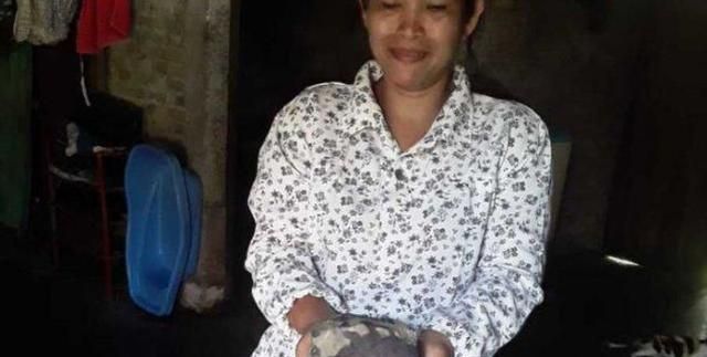 夫妻|夫妻捡到一块石头称它是从天上掉下来的,有人出价48万不肯卖