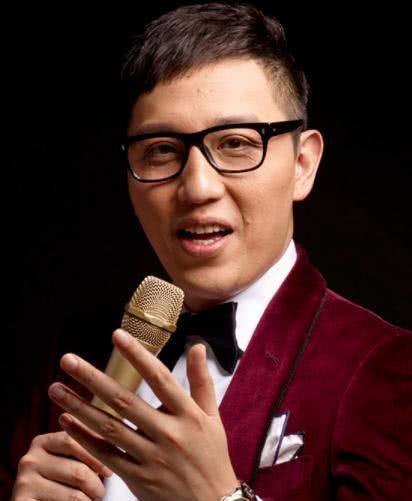 華少的毀滅史:從“藍(lán)臺(tái)一哥”到“過街老鼠”,他經(jīng)歷了什么?