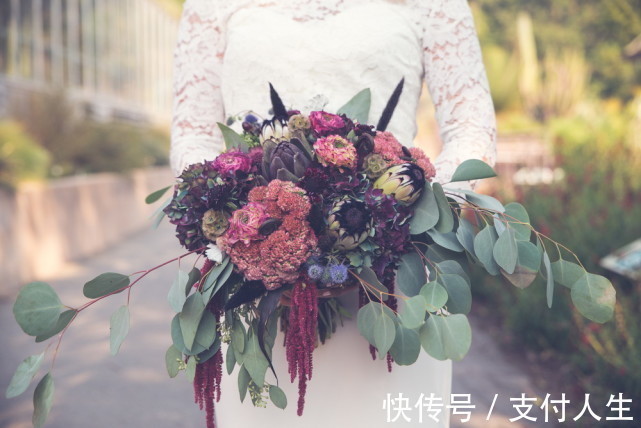 亲情|父母强行索要高额生活费,儿子破罐子破摔,辞职回家给父母养老