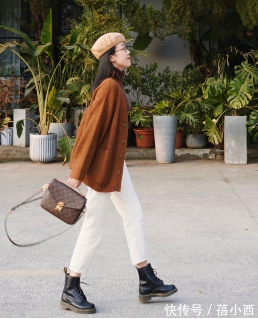 女人味|优雅的女人衣橱里必备“针织衫”,时髦!百搭!照着博主穿就对了