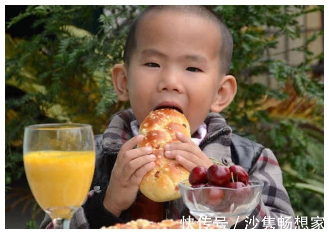 孩子|吃一顿等于吃8个塑料袋,家长却经常让孩子吃,儿科主任胡闹