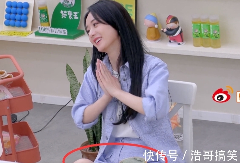 女俠|如何評價趙麗穎在《拜冰7》里的這個坐姿？