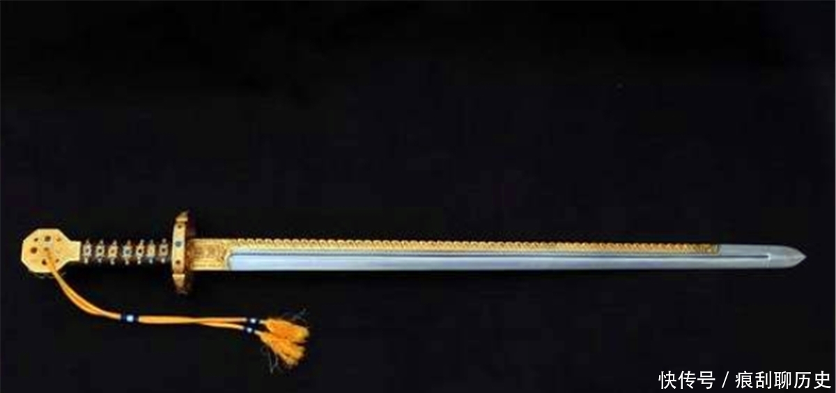 乾隆神锋宝剑|乾隆最爱的一把御用宝剑,全身镶嵌102颗珍宝,铸造难度历史罕见