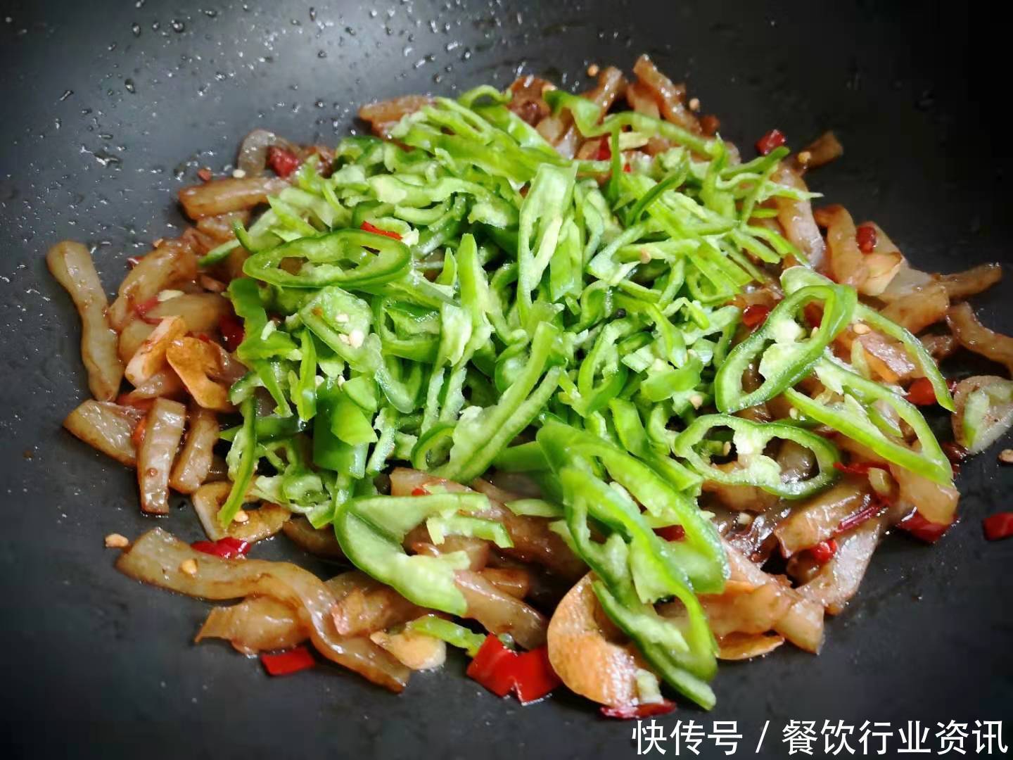 这菜是肠道清洁工,三天两头吃一次给身体做个大扫除,便宜又鲜美