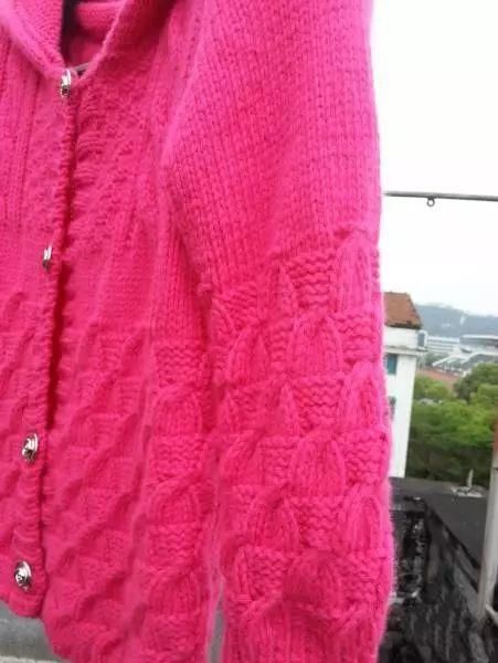 热情活泼的女童带帽子开襟外套编织,附教程图解