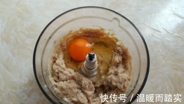 鱼泥|孩子想吃鱼丸,别总买着吃,自己做干净卫生,没有添加更健康。