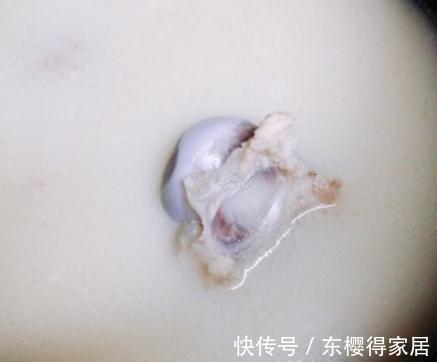 黄豆|煮海带汤时,这“1样”千万别少,很多人不知道,难怪汤不补