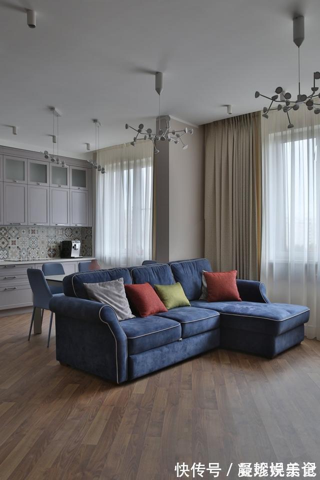 墙面|130平各个空间几乎空无杂物,我是没看出来,屋主一家已住10年