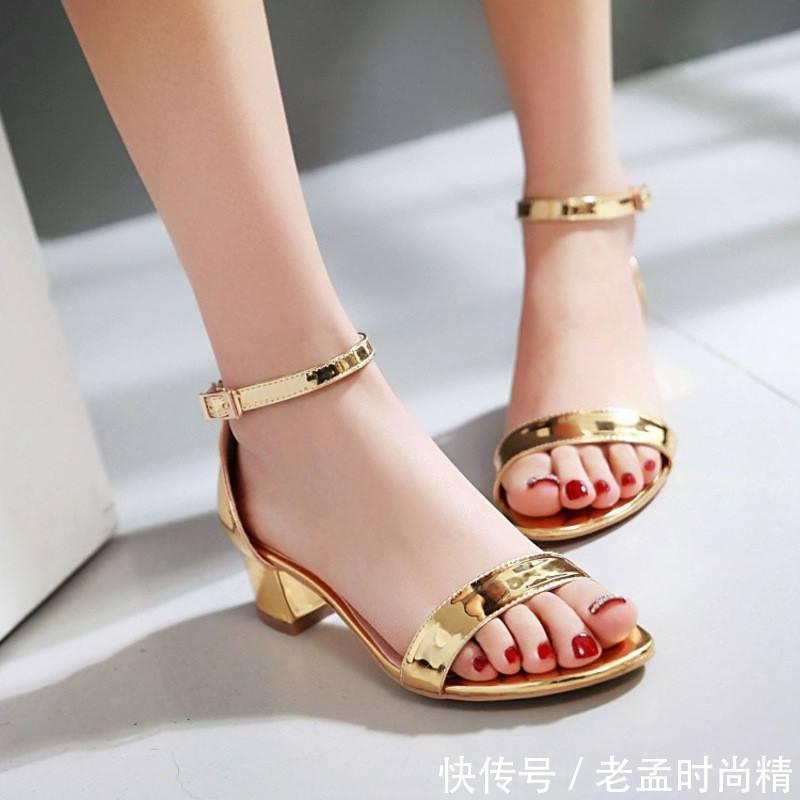 凉鞋 一字扣露趾高跟凉鞋带些甜美,更添性感之风