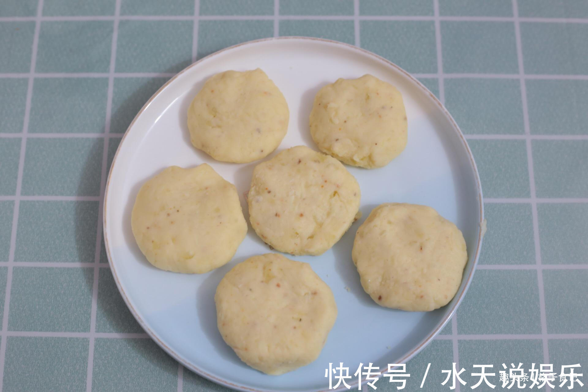 土豆|自从学会土豆此做法，女儿三天两头就想吃，刚出锅就抢着吃，特香
