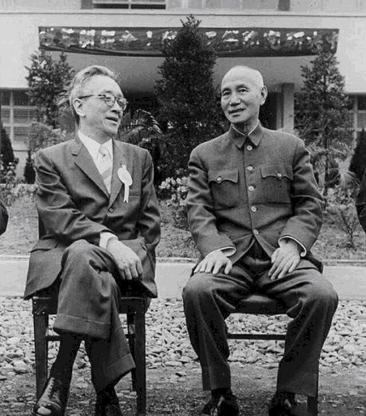 孙中山|历史罕见照,图9林徽因徐志摩梁思成罕见同框,图7是孙中山与蒋介石的岳母