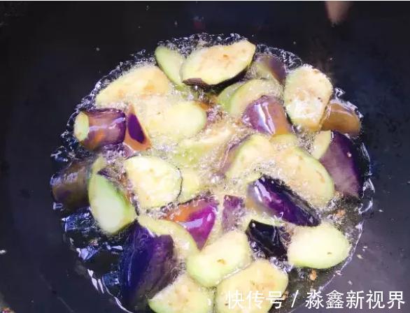 东北经典名菜地三鲜,味道鲜美,滑嫩入味,孩子最爱吃这个