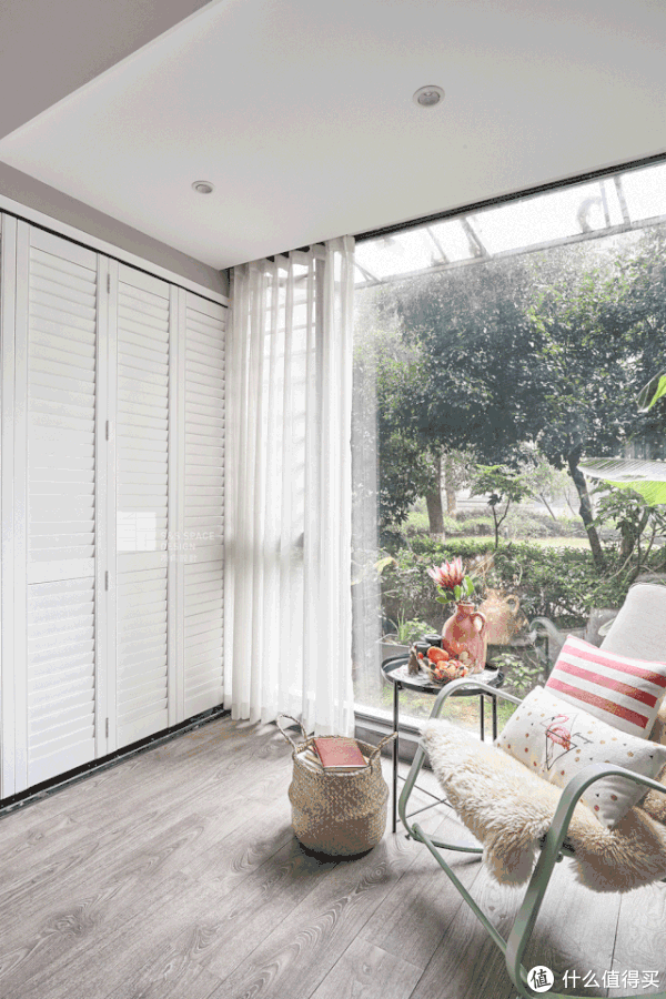 晾衣服|阳台只用来晾衣服？25个阳台设计方案，晾衣杆不装头顶，真爽！