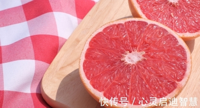 水果|西柚是高血压的“发物”？提醒：想避免血压升高，3种水果要少吃