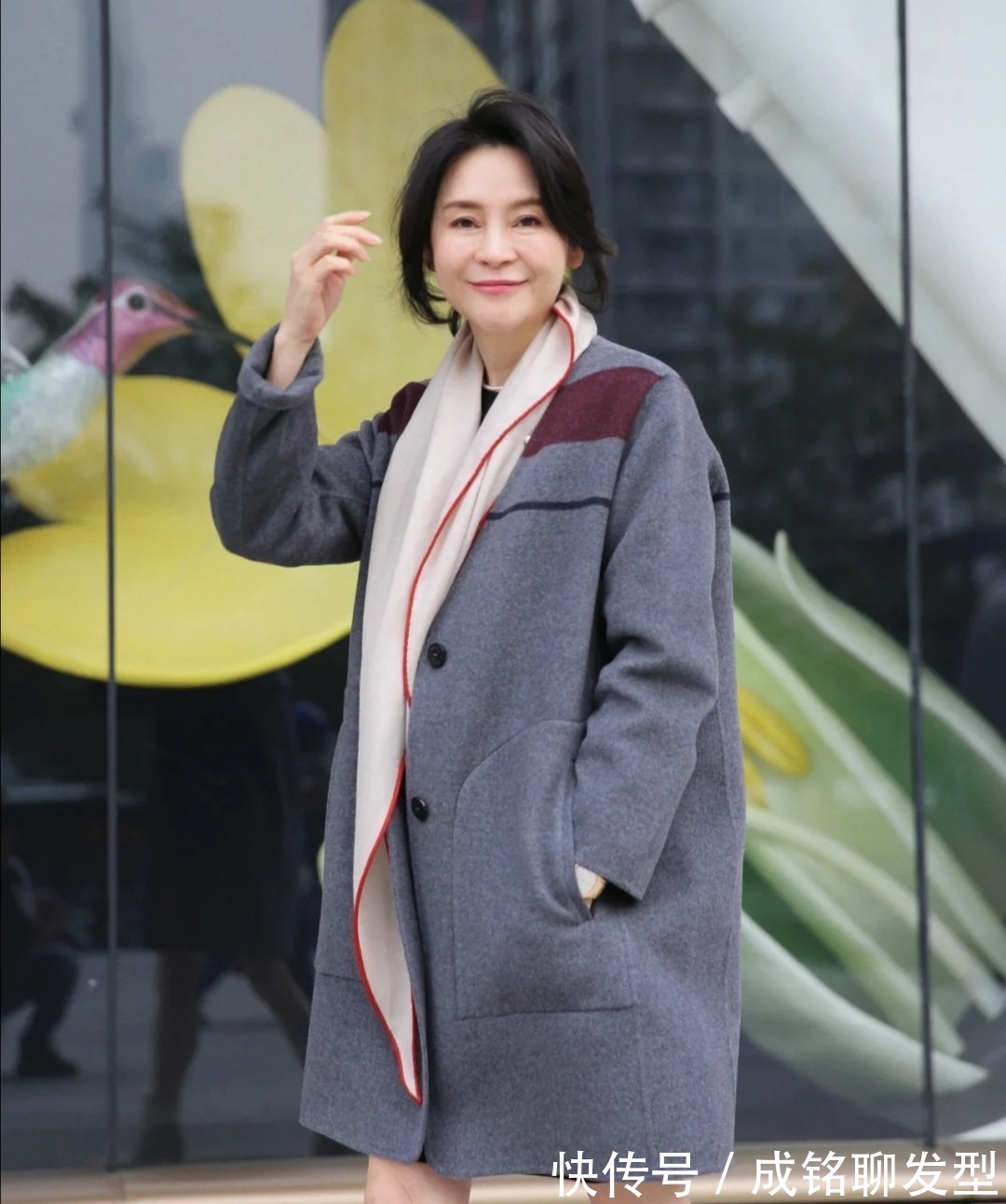 裤装 她才是50岁+妈妈们的穿衣榜样!自然真实不扮嫩,得体大方有气质