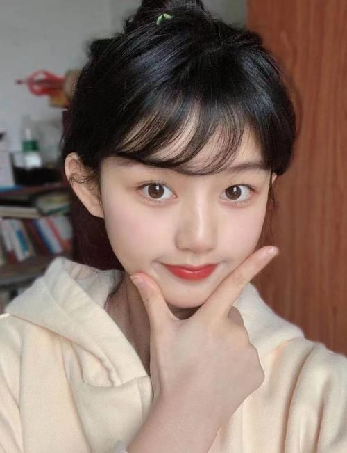 别小瞧小小的耳饰！挑选不好也会让穿搭大大减分，速度收藏起来！