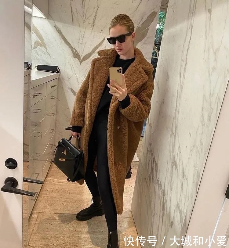 皮裤 40岁又个矮的女人,裤子尽量别穿阔腿裤和低腰裤,其实这些更显高