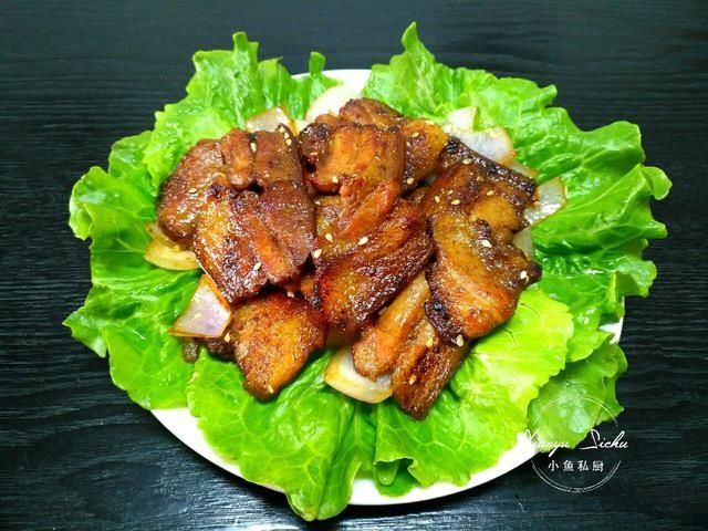 脆皮烤肉这么做也太好吃了，不用烤箱也能做，香而不腻，真解馋