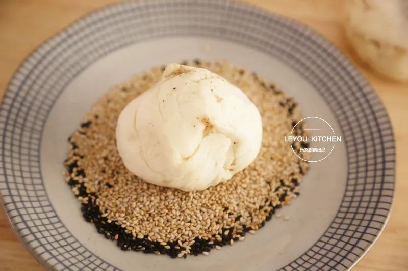 1斤面粉做6个烧饼,不油不腻,平底锅就能做,刚好全家人的早餐