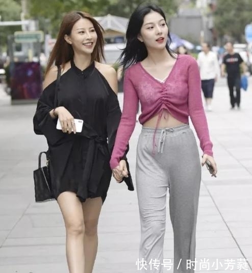 小姐姐|时尚露腰上衣,搭配宽松休闲裤,让你在秋天穿出淡雅清爽又时尚