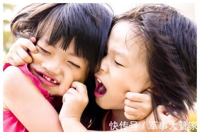 工作|孩子们放假后,边带娃边工作,对家庭和工作带来哪些影响?