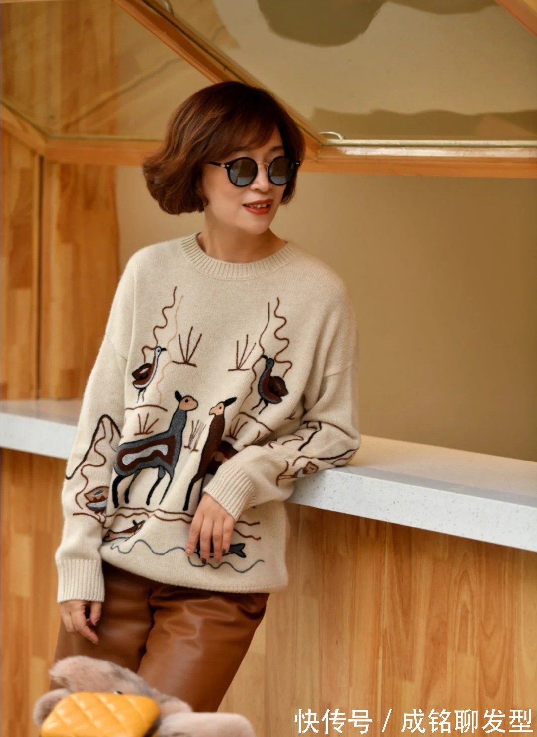 颜值|六十岁的女人,颜值再高也别踩这三个穿衣误区,没气质又掉档次