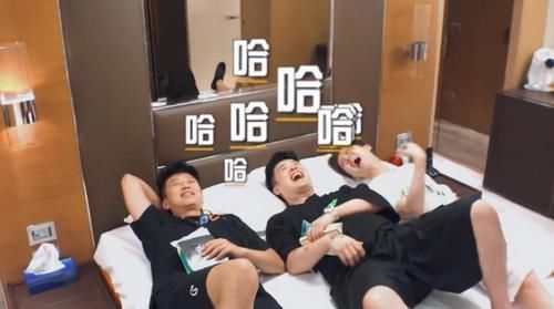 脱口秀大会|内容“借鉴”《极挑》,情怀“引用”《跑男》,这档综艺还剩啥?