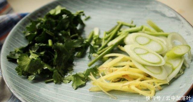 格达汤|像这样的冬天,香浓盛在锅里很诱人,一碗后全身都暖了