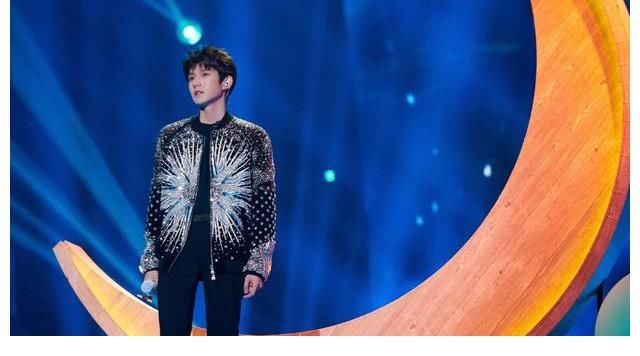 王源20岁,打造夏日神专连上多档爆款综艺,影响力国民度再登高峰