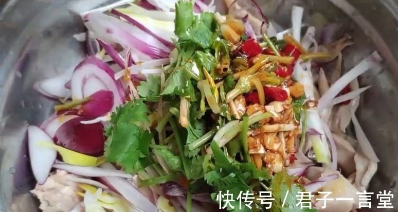 鸡腿最简单的吃法,香辣美味,肉质软嫩,是一道不错的小凉菜