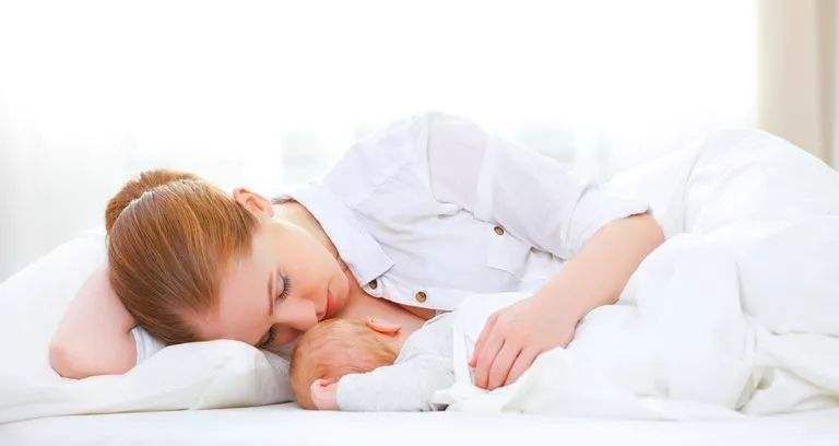 发育|哄宝宝睡觉是门技术活，三大哄睡方式容易伤到孩子，不要再用了