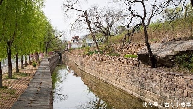 河南林州人开发旅游建民宿，山西穽底村20多位石匠师傅来帮忙