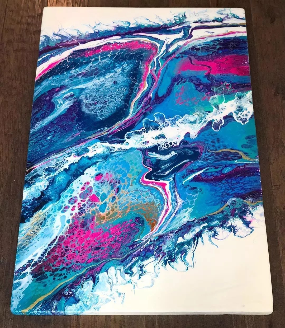 夏威夷$从没学过美术的她,用简单粗暴技法画画,让她成为了百万富豪