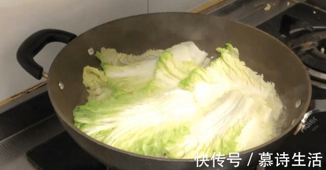 天冷了，大白菜这样吃最过瘾，不炖豆腐，鲜香营养3大碗不够吃！