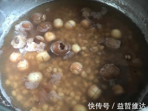 蜂蜜|失眠最怕喝“这道汤”，简单煮一煮，养心安神，一觉睡到天亮