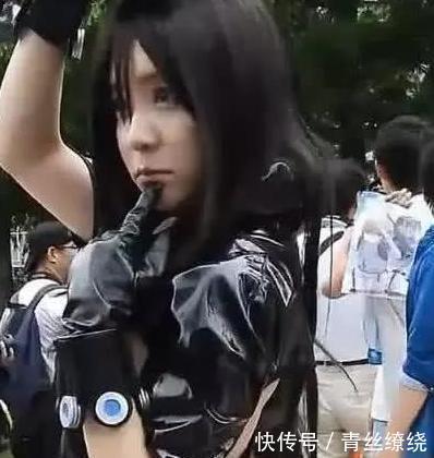 改装|小姐姐改装胶衣,又一次出现在漫展之上,成功解决粉丝所有疑问!