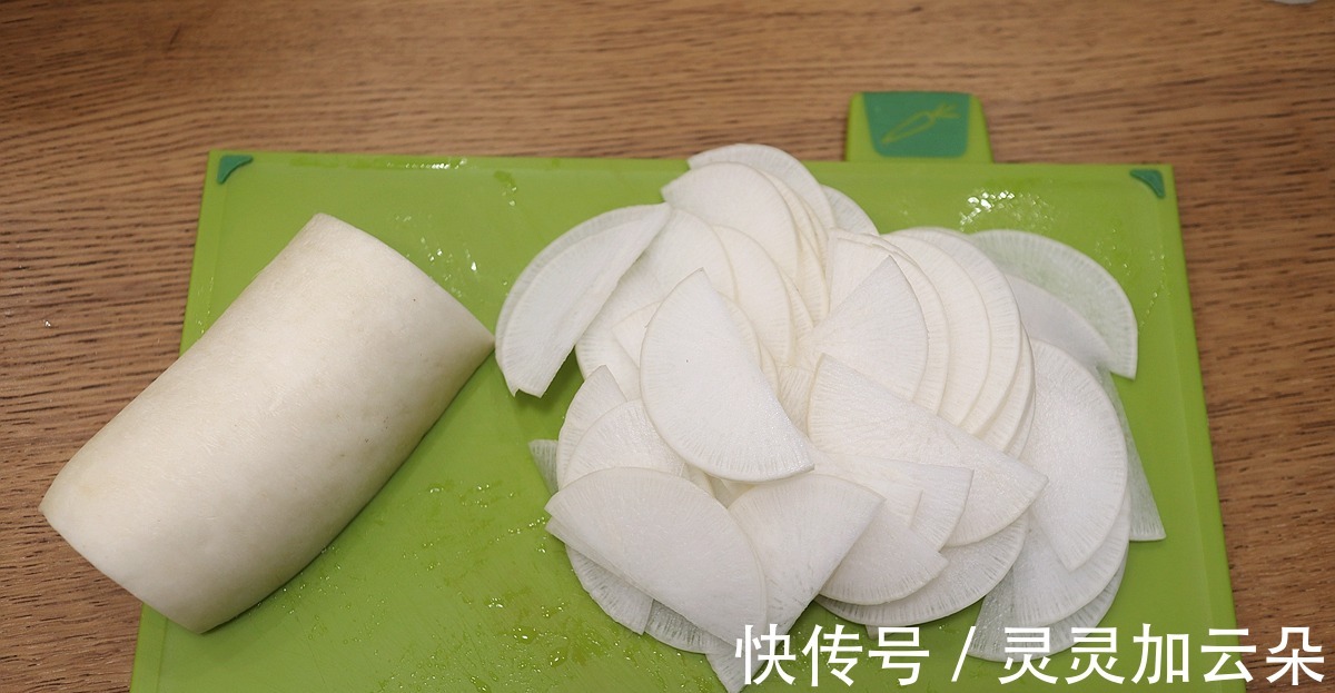 虾饼|立秋多喝这锅萝卜汤,清鲜甜美开胃顺气,搭配多种食材美得很!