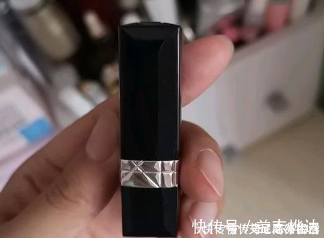 迪奥|显白口红有哪些?mac万人爱,迪奥有档次,阿玛尼持久度最好