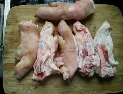 买猪蹄时，是挑前蹄还是后蹄两者口感有很大差别，别再买错了