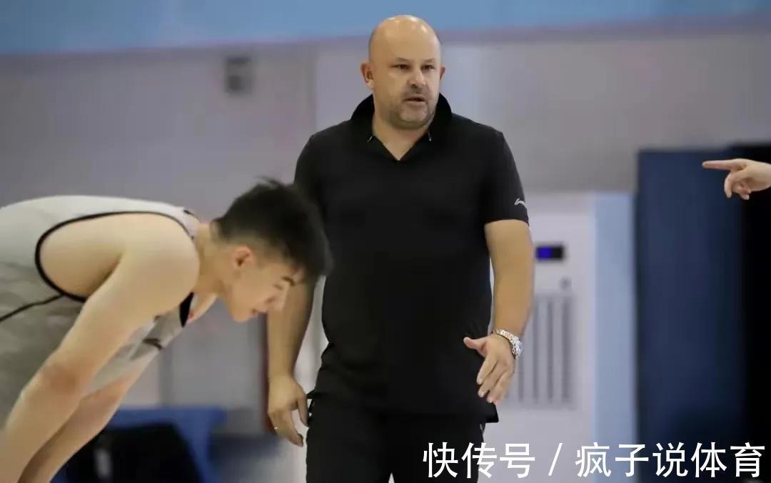 现状|北京首钢4大外援现状,吉布森恐被布朗替代,林书豪也有危机感!