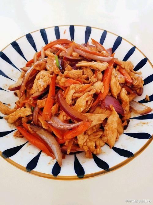 胡萝卜丝|洋葱和它是绝配,5分钟出锅,营养好吃,清肠降脂瘦身,多吃不腻