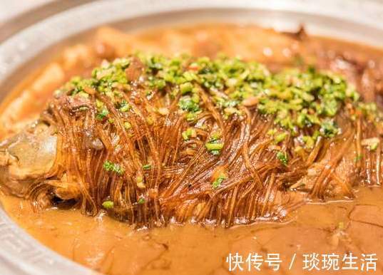 鱼肉|不管炖什么鱼,去腥别只会放料酒,多放这2样,鱼肉鲜香没腥味