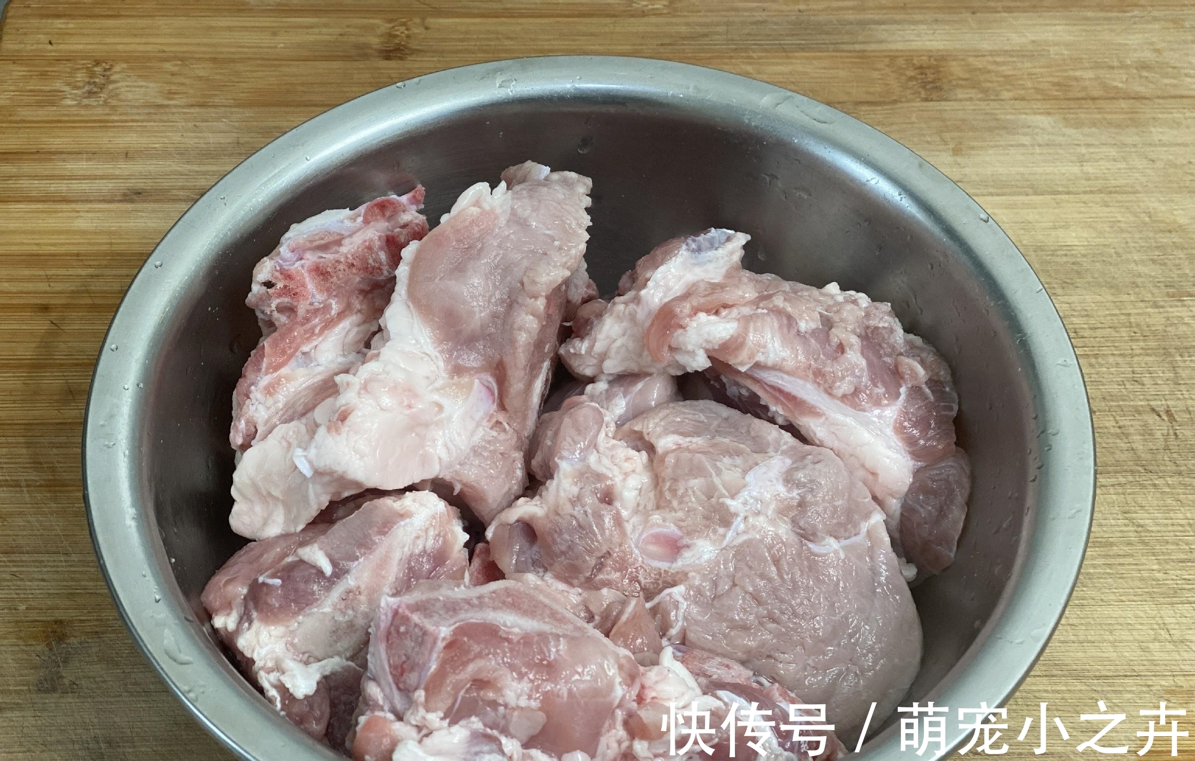 排骨|秋天,遇到这肉要多吃,比排骨便宜,比牛羊肉香,炖一锅太馋人