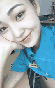 |搞笑gif段子:之所以没考上清华,一定是因为看书姿势不对