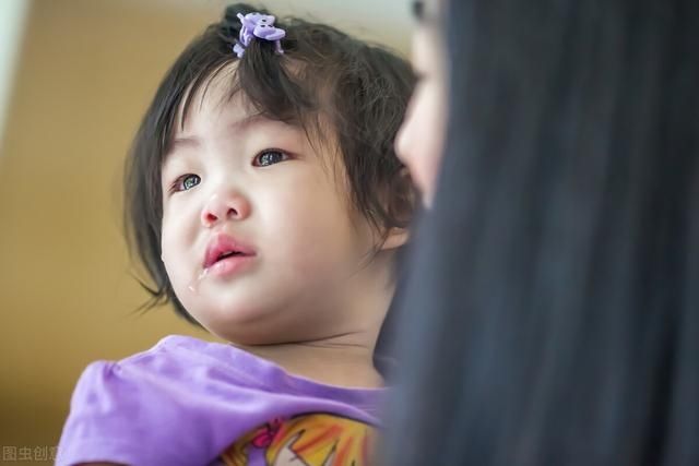 塑造|孩子总是拿哭吓唬人？0-6岁教养是关键！5步塑造孩子高情商