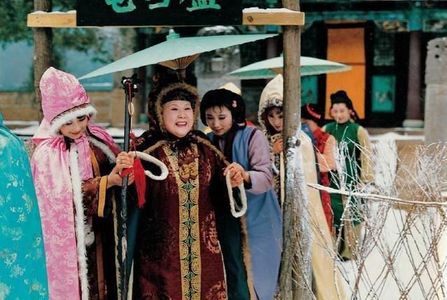  冬衣|红楼梦中的冬日保暖秘籍，是未曾见过的惊喜，是时尚的风向标
