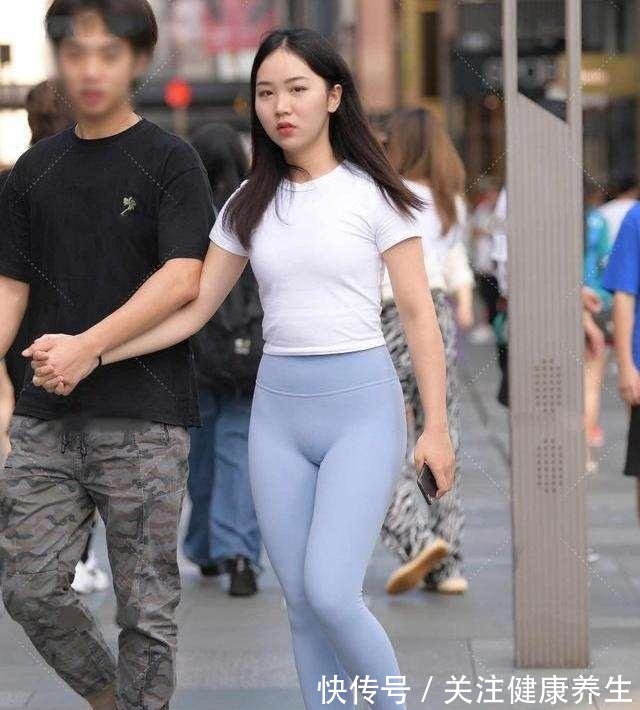国家商标局 打底裤搭配不靠脸,凸显清新靓丽打扮,彰显清爽又个性魅力!
