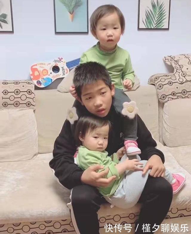 妹妹|儿子向妈妈要了10年妹妹,不料宝妈一口气生了俩,儿子生无可恋