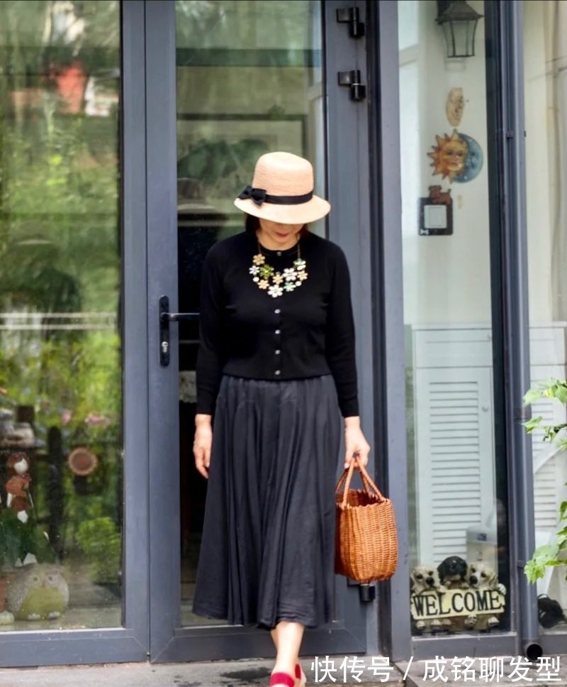 jenny|千金难买老来瘦,65岁胖大妈却凭借穿搭圈粉无数,气质不输同龄人