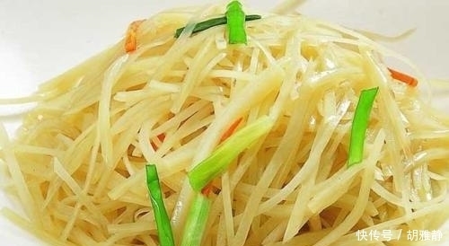 炒土豆丝的时候,不要直接下锅!加上这个步骤,又香又脆